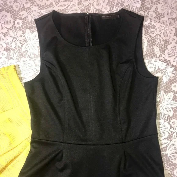 The Limited Black Sleeveless Peplum Top - Picture 4 of 8